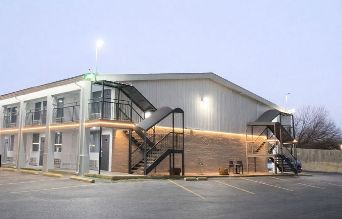 R 晚星套房飯店