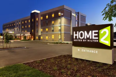 Home2 Suites by Hilton West Edmonton โรงแรมใน