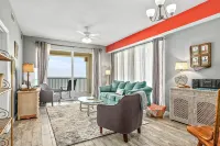Oceanview Top-floor Penthouse in Surf Club Beach Pool Access - balcony