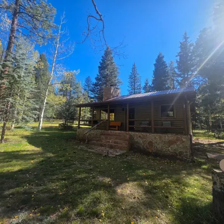 Picturesque Retreat Inspired by Thomas Kinkade, Set on 1.5 Acres!