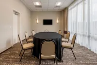 Comfort Inn & Suites Pittsburgh-Northshore