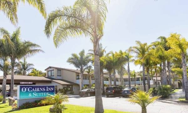 O'Cairns Inn and Suites