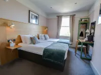 The Black Hat Hotel a Ilkley