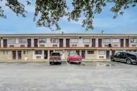 Cannon Inn by Capital O Gonzales TX