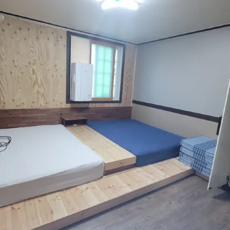 Jecheon Four Seasons Pension Отели рядом с достопримечательностью «Храм Токчуса»