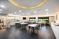 VAVANT TOURIST HOTEL