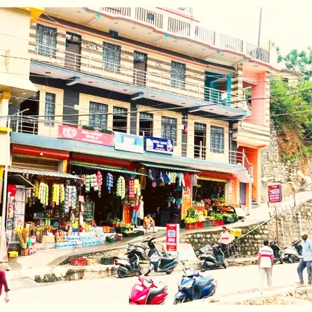 Girish Alay Home Stay
