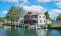 Spacious Home Off Lake St Clair On Harsens Island