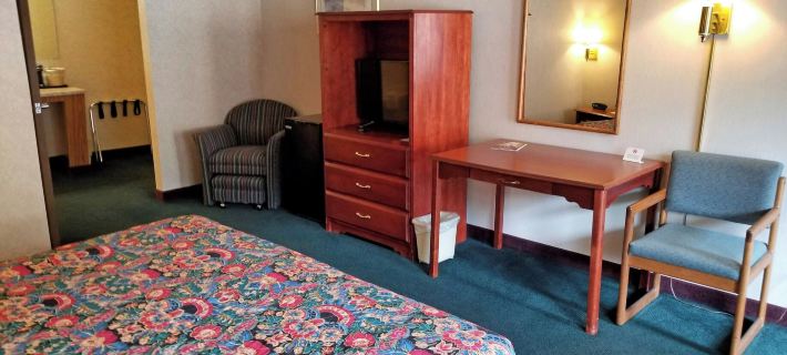Keystone Boardwalk Inn and Suites Hotels in Pennington County