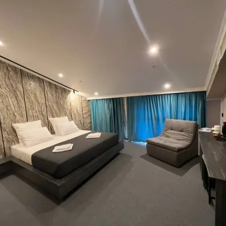 Paradise Hotel