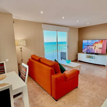 Beachfront Penthouse, 360 Large Private Terrace