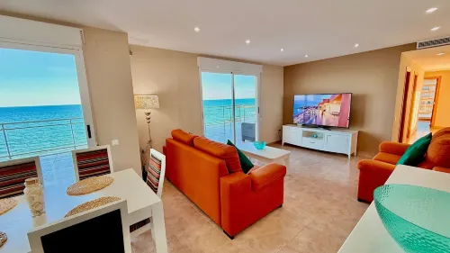 Beachfront Penthouse, 360 Large Private Terrace - Wifi