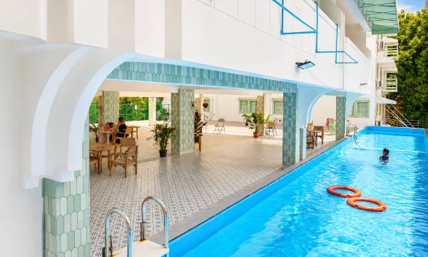Monday Capsule Hostel and Thai Traditional Bath Bangkok
