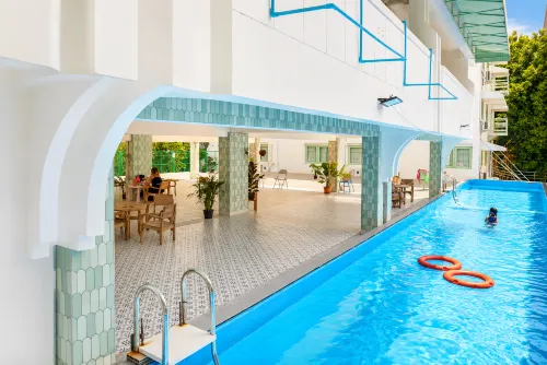 Capsule Hostel and Thai Traditional Bath Bangkok - 3 ดาว