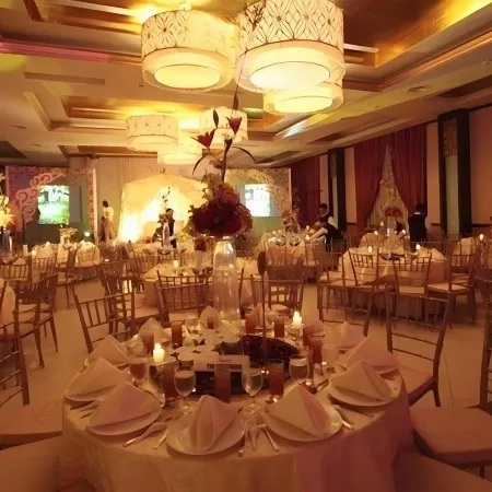 The Avenue Plaza Hotel