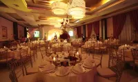 The Avenue Plaza Hotel - breakfast