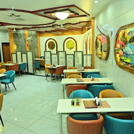 Gehlot Paradise Hotel