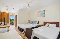 The Reef Motel - Motels