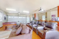 Waterfront Home With Game Room, Decks, Pool, Smart Tvs, Kayaks, & Gas Grill - 3-Star