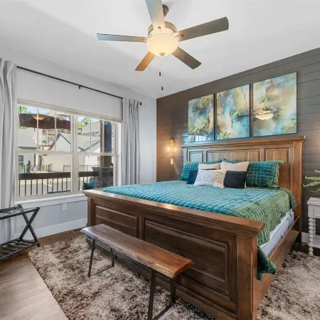 Green Wood Getaway for 18