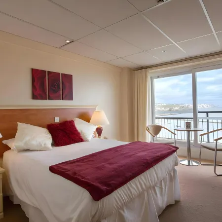 The Grand Burstin Hotel