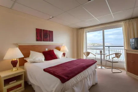 The Grand Burstin Hotel