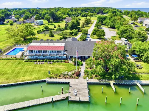 The Tilghman Island Inn - parking