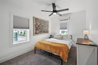 Beautiful 2bd/1ba Above Craft Coffee Shop, Downtown, by Apsu - 4-Sterne