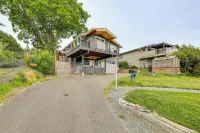 Hot Tub & Puget Sound View! Whidbey Island Retreat - Strand