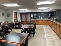 昆特品質酒店及套房沃特敦近草原湖冰場 - 早餐
