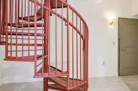 2 BR Iconic Detroit High-Rise Loft - Condos