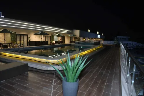Lovera Hotel - 4-Star
