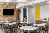 Microtel Inn & Suites by Wyndham Ephrata - breakfast