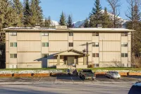 Downtown Girdwood Condo Close to Everything - Wifi