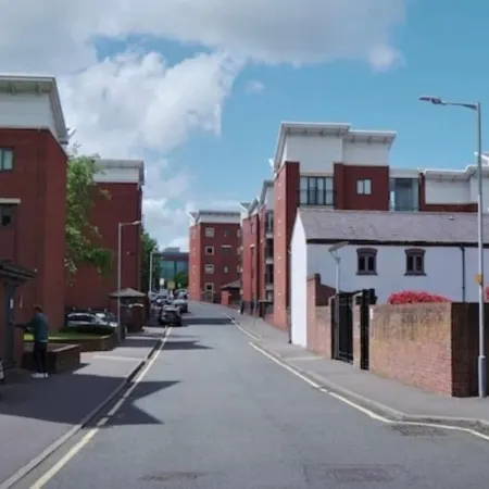 1-Bed - Sleeps 4 - Parking - Central Location Hotéis em Wolverhampton