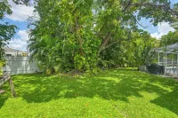 Lanai, Pool Access! Naples Studio Near Beach - Condos