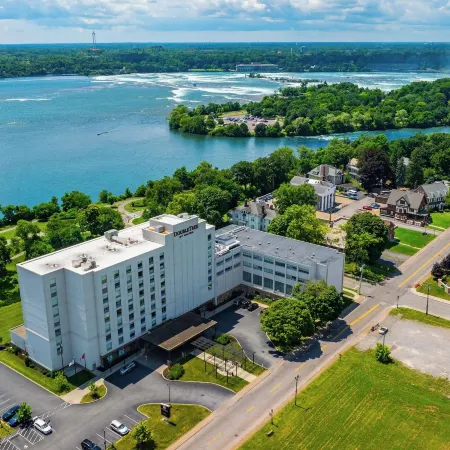 DoubleTree by Hilton Niagara Falls