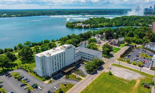 DoubleTree by Hilton Niagara Falls