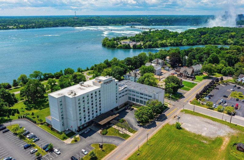 DoubleTree by Hilton Niagara Falls