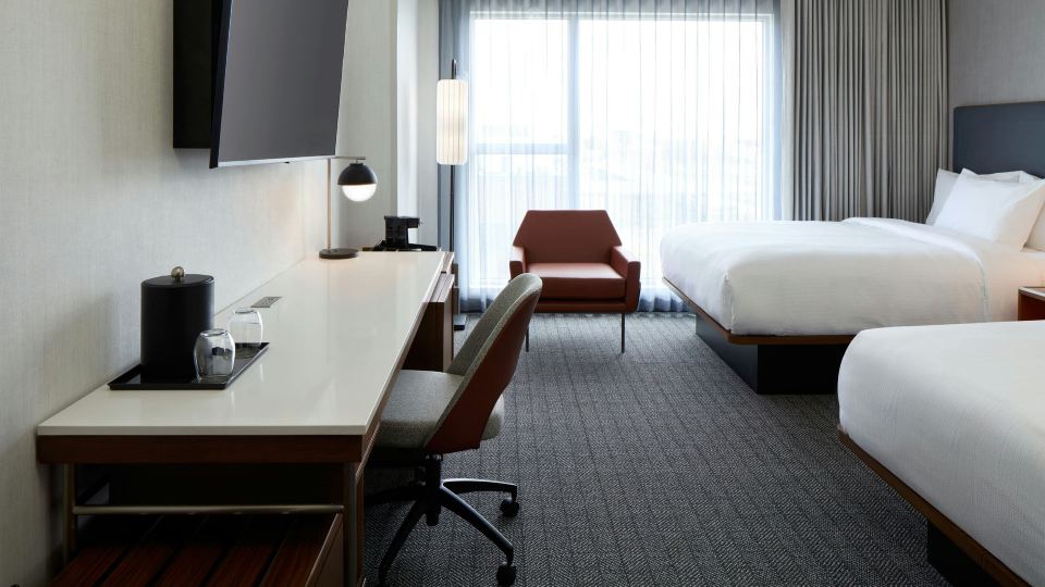 Courtyard Montreal Laval
