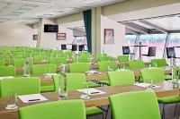The Curve Hotel BayArena - parking