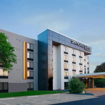 سبرنج هيل سويتس باي ماريوت أوستين ذا دومين آيريا Hotels near المشجر