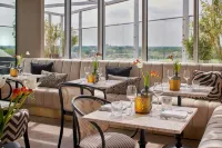The Den, ‘s-Hertogenbosch, a Tribute Portfolio Hotel - breakfast