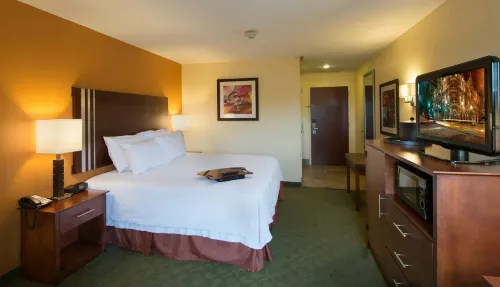 Hampton Inn Cornelia - 2-Star