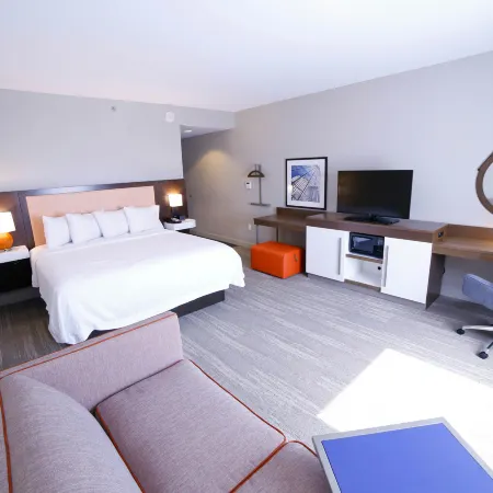 Hampton Inn & Suites Forest City