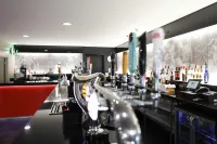 DoubleTree by Hilton Milton Keynes - bar