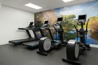 โรงแรมดับเบิลทรีบายฮิลตัน สนามบินนอร์ฟอล์ก - ที่มีฟิตเนส