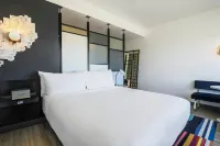 Aloft Reno-Tahoe International Airport - Airport Shuttle