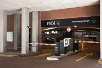 Hotel Theater Figi - Bãi đậu xe