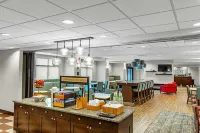 Hampton Inn Atmore - Motels
